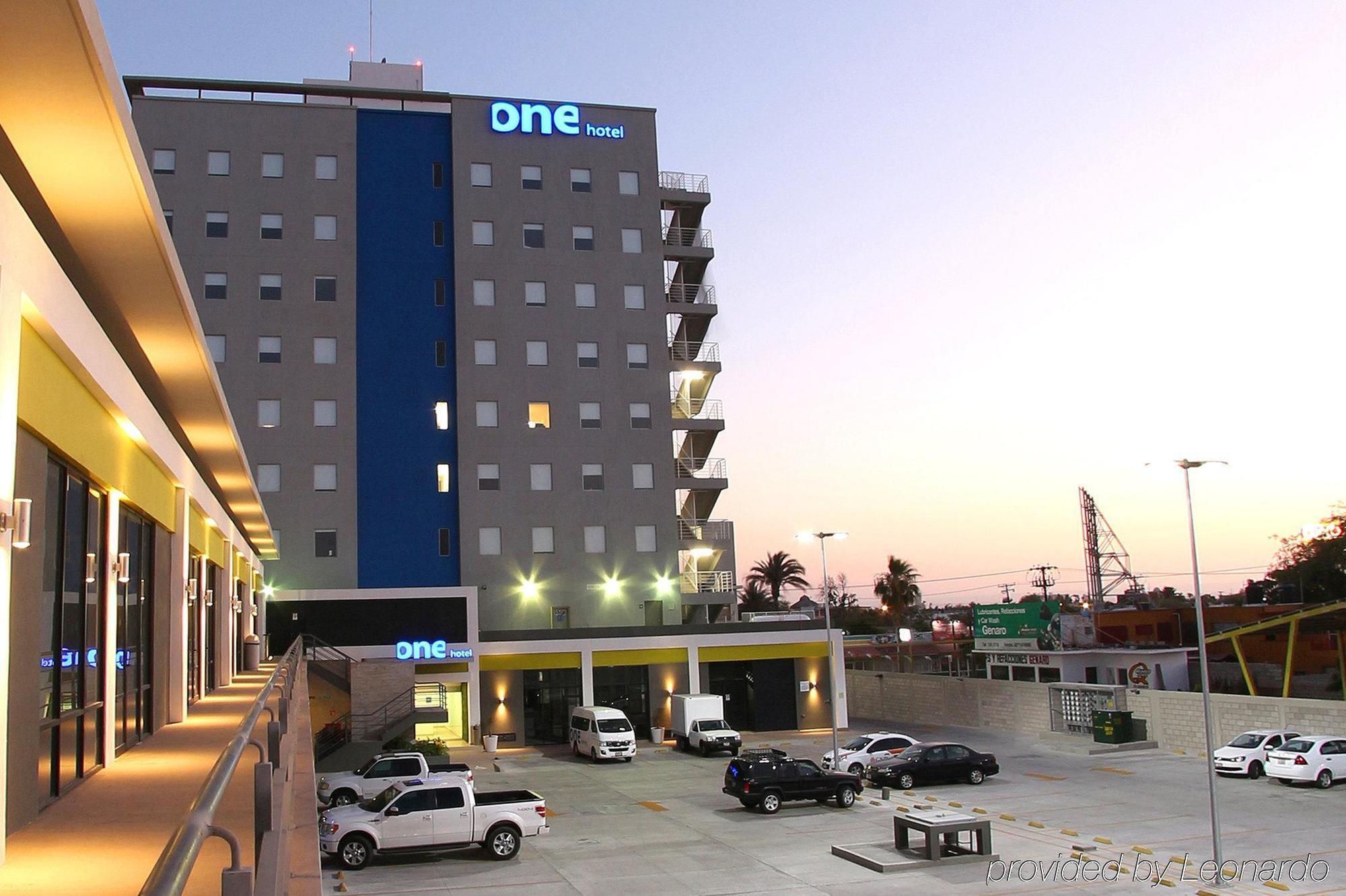 One La Paz Hotel Exterior photo